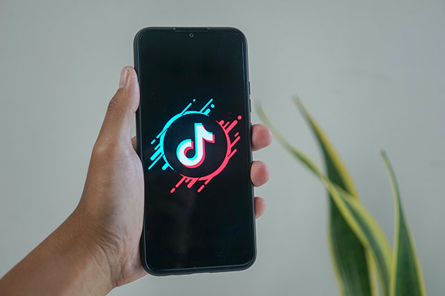 怎么做才能让TikTok短视频点击过百万？TikTok播放量有收益吗？